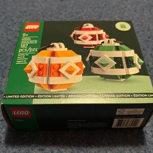 NWT NIB LEGO Limited Edition Christmas Ornaments Set 40604 182 Pieces Retired